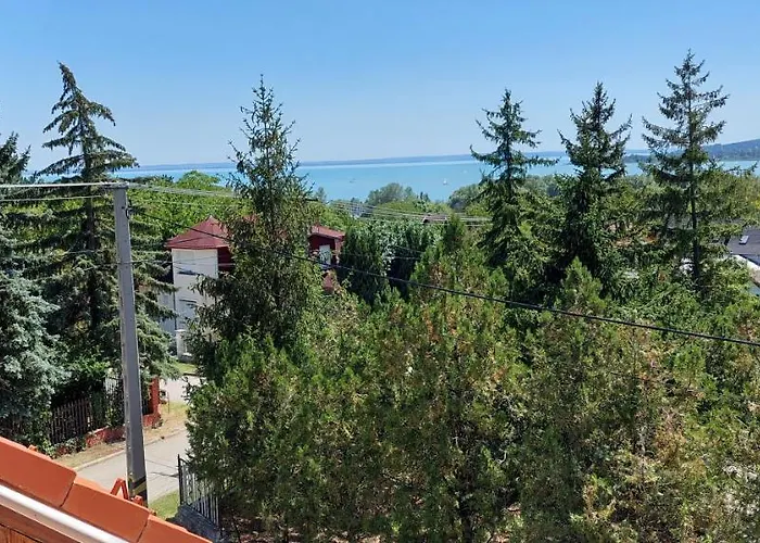 Szikszai アパート Balatonfůzfő