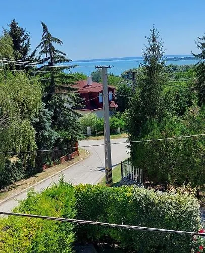 Szikszai アパート Balatonfůzfő